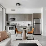 Downtown Studio W Gym Pool Nr Restaurants Mia-78